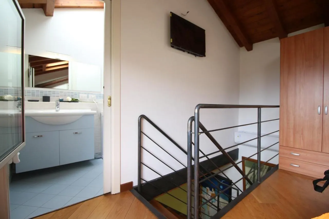 La Casa Del Pittore Como Apartment