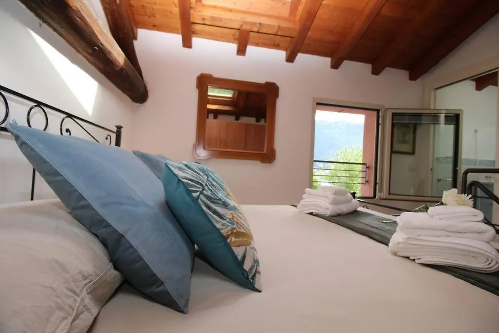 Apartment La Casa Del Pittore Como